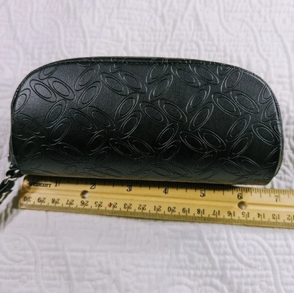Oakley Authentic Sunglass Case Black‎ Zipper With Wrist Strap